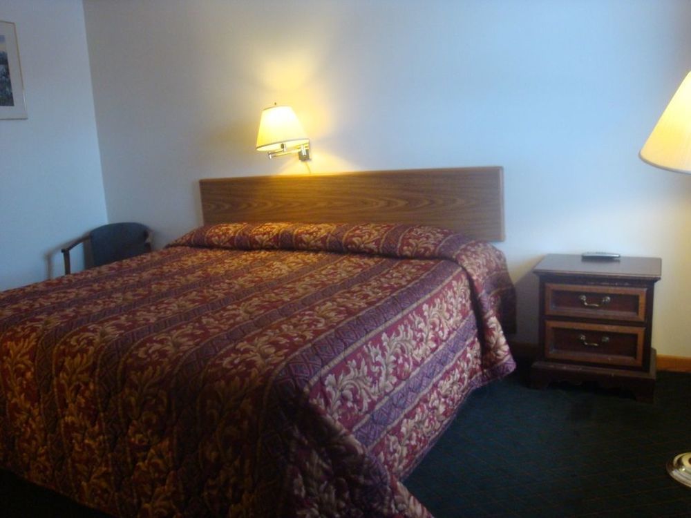 Currys Motel By Oyo Saginaw Mi Δωμάτιο φωτογραφία
