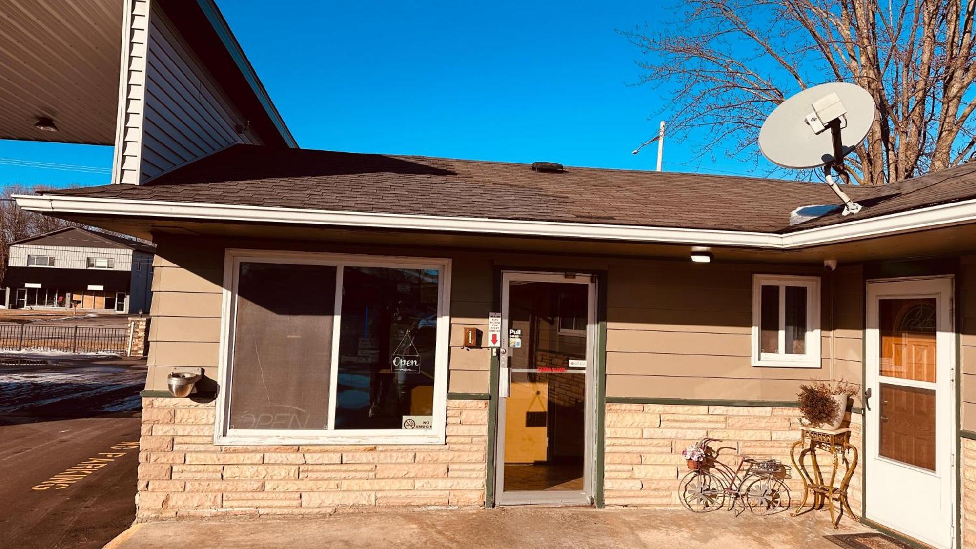 Currys Motel By Oyo Saginaw Mi Εξωτερικό φωτογραφία