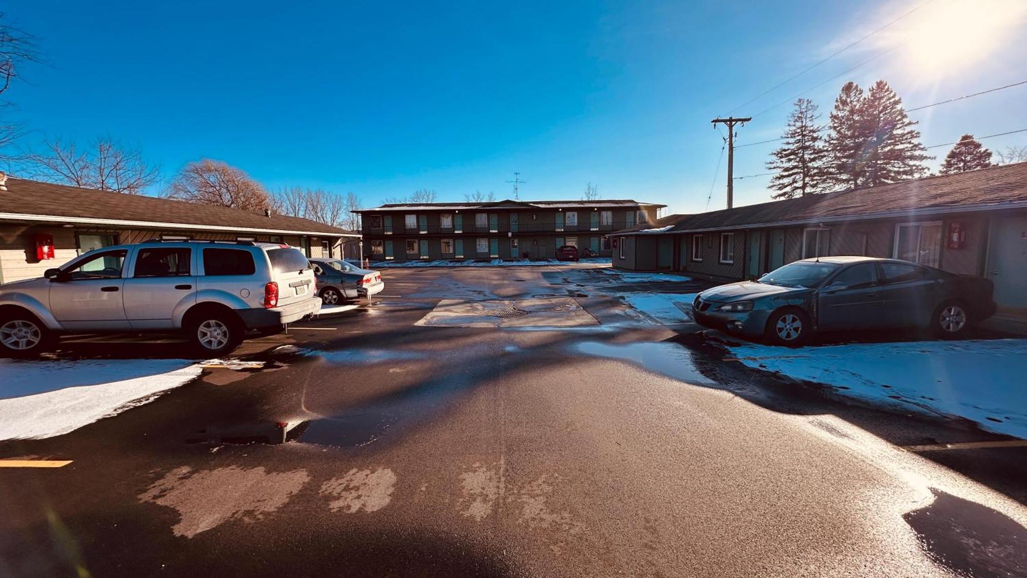 Currys Motel By Oyo Saginaw Mi Εξωτερικό φωτογραφία