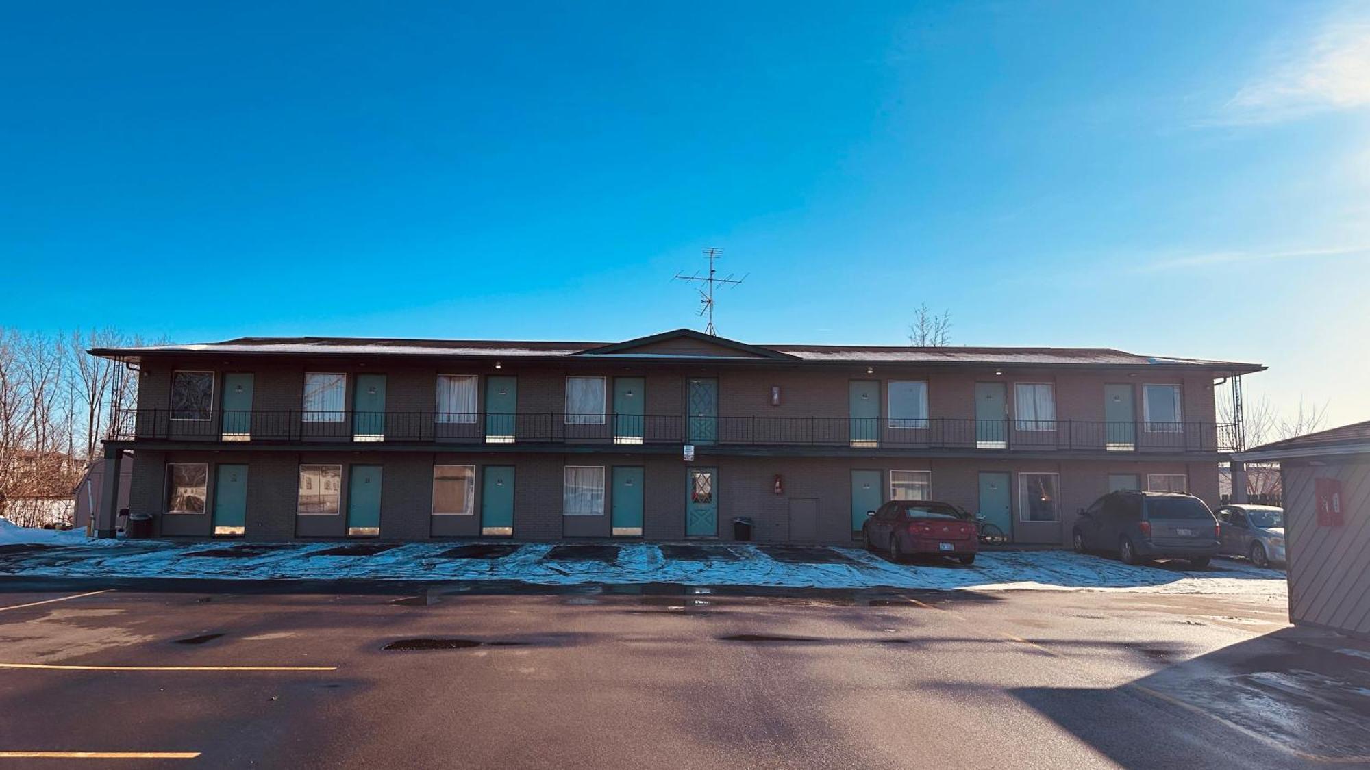 Currys Motel By Oyo Saginaw Mi Εξωτερικό φωτογραφία