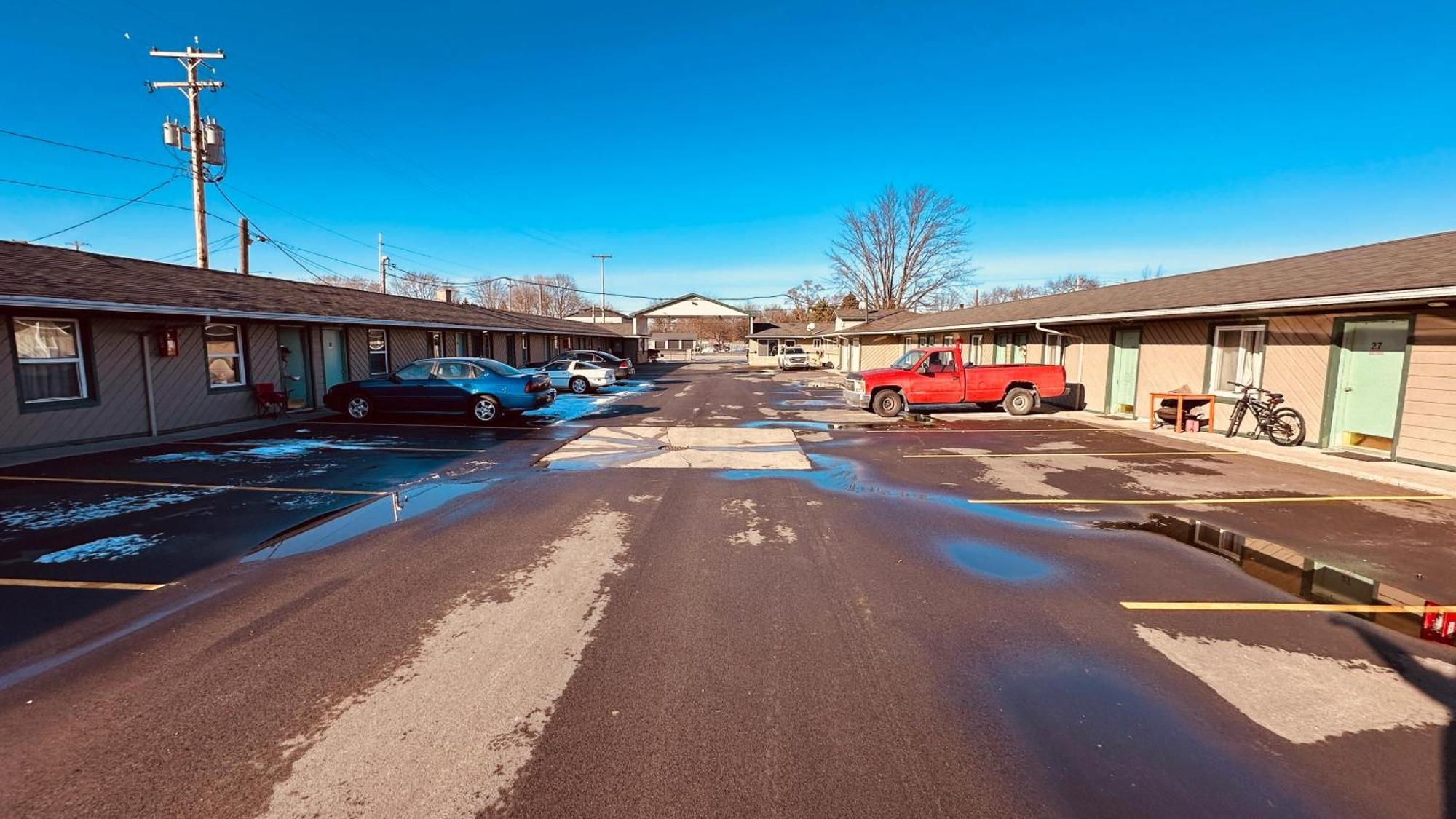 Currys Motel By Oyo Saginaw Mi Εξωτερικό φωτογραφία